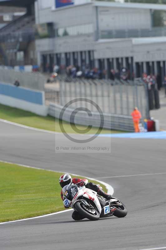 Motorcycle action photographs;donington;donington park leicestershire;donington photographs;event digital images;eventdigitalimages;no limits trackday;peter wileman photography;trackday;trackday digital images;trackday photos