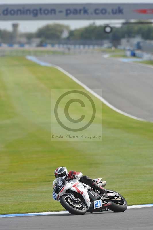 Motorcycle action photographs;donington;donington park leicestershire;donington photographs;event digital images;eventdigitalimages;no limits trackday;peter wileman photography;trackday;trackday digital images;trackday photos