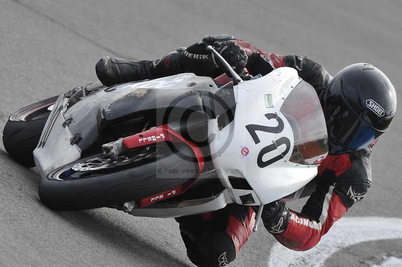 Motorcycle action photographs;donington;donington park leicestershire;donington photographs;event digital images;eventdigitalimages;no limits trackday;peter wileman photography;trackday;trackday digital images;trackday photos