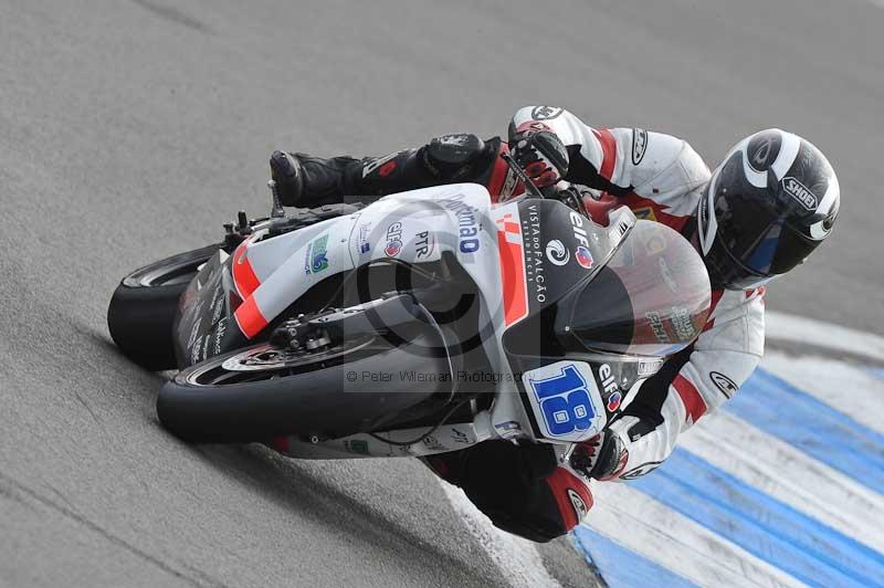 Motorcycle action photographs;donington;donington park leicestershire;donington photographs;event digital images;eventdigitalimages;no limits trackday;peter wileman photography;trackday;trackday digital images;trackday photos