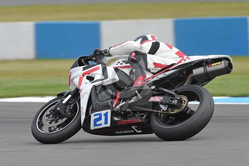Motorcycle action photographs;donington;donington park leicestershire;donington photographs;event digital images;eventdigitalimages;no limits trackday;peter wileman photography;trackday;trackday digital images;trackday photos