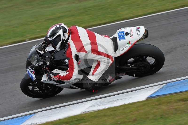 Motorcycle action photographs;donington;donington park leicestershire;donington photographs;event digital images;eventdigitalimages;no limits trackday;peter wileman photography;trackday;trackday digital images;trackday photos