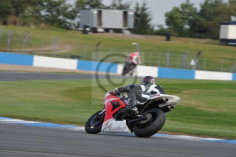 Motorcycle action photographs;donington;donington park leicestershire;donington photographs;event digital images;eventdigitalimages;no limits trackday;peter wileman photography;trackday;trackday digital images;trackday photos