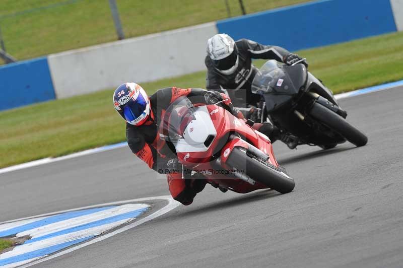 Motorcycle action photographs;donington;donington park leicestershire;donington photographs;event digital images;eventdigitalimages;no limits trackday;peter wileman photography;trackday;trackday digital images;trackday photos