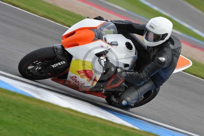 Motorcycle action photographs;donington;donington park leicestershire;donington photographs;event digital images;eventdigitalimages;no limits trackday;peter wileman photography;trackday;trackday digital images;trackday photos