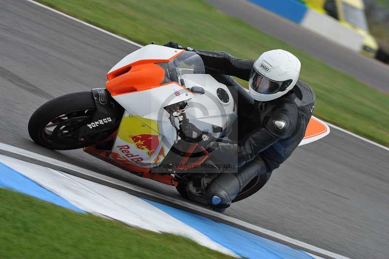 Motorcycle action photographs;donington;donington park leicestershire;donington photographs;event digital images;eventdigitalimages;no limits trackday;peter wileman photography;trackday;trackday digital images;trackday photos