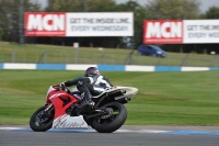 Motorcycle-action-photographs;donington;donington-park-leicestershire;donington-photographs;event-digital-images;eventdigitalimages;no-limits-trackday;peter-wileman-photography;trackday;trackday-digital-images;trackday-photos