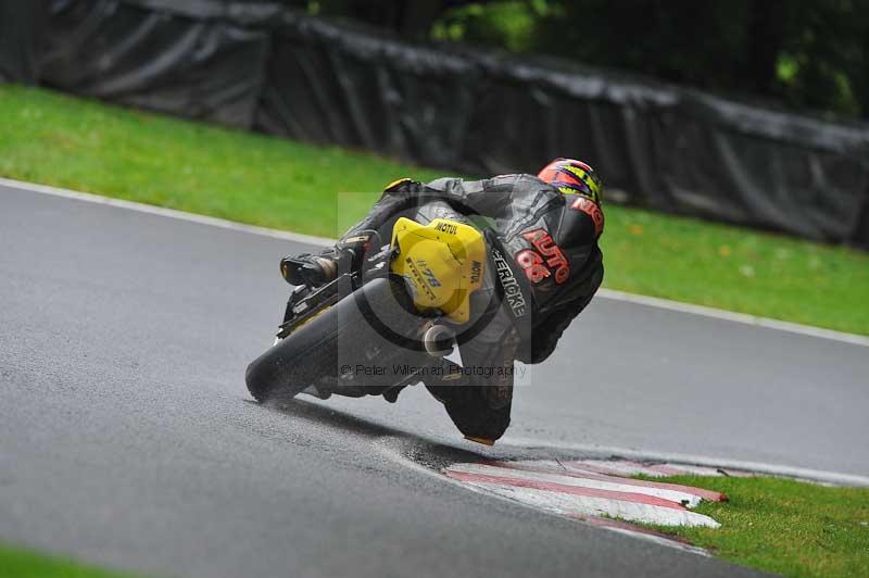 Motorcycle action photographs;Trackday digital images;cadwell;cadwell park photographs;event digital images;eventdigitalimages;motor racing louth lincolnshire;no limits trackdays;peter wileman photography;trackday;trackday photos