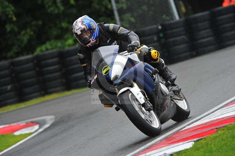 Motorcycle action photographs;Trackday digital images;cadwell;cadwell park photographs;event digital images;eventdigitalimages;motor racing louth lincolnshire;no limits trackdays;peter wileman photography;trackday;trackday photos
