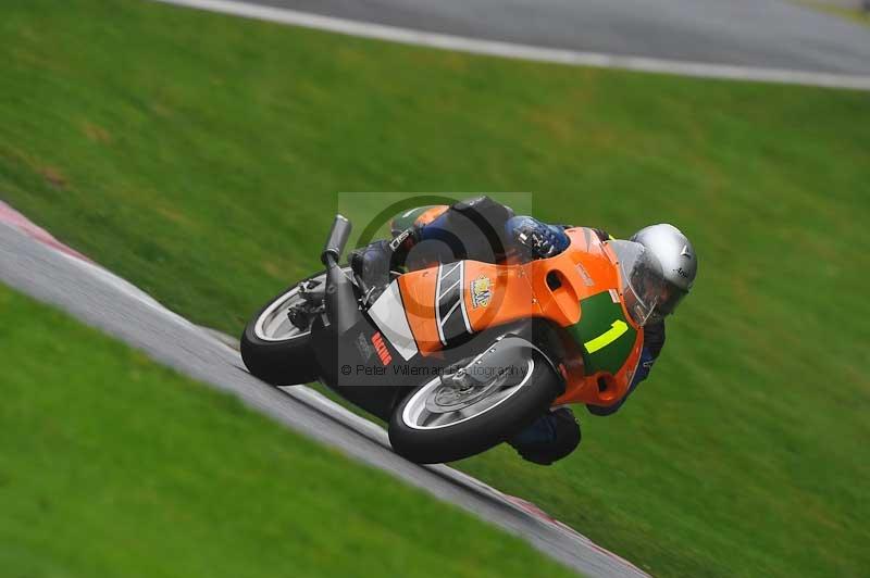 Motorcycle action photographs;Trackday digital images;cadwell;cadwell park photographs;event digital images;eventdigitalimages;motor racing louth lincolnshire;no limits trackdays;peter wileman photography;trackday;trackday photos