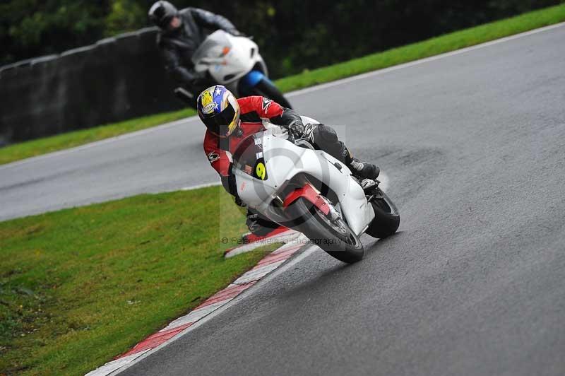 Motorcycle action photographs;Trackday digital images;cadwell;cadwell park photographs;event digital images;eventdigitalimages;motor racing louth lincolnshire;no limits trackdays;peter wileman photography;trackday;trackday photos