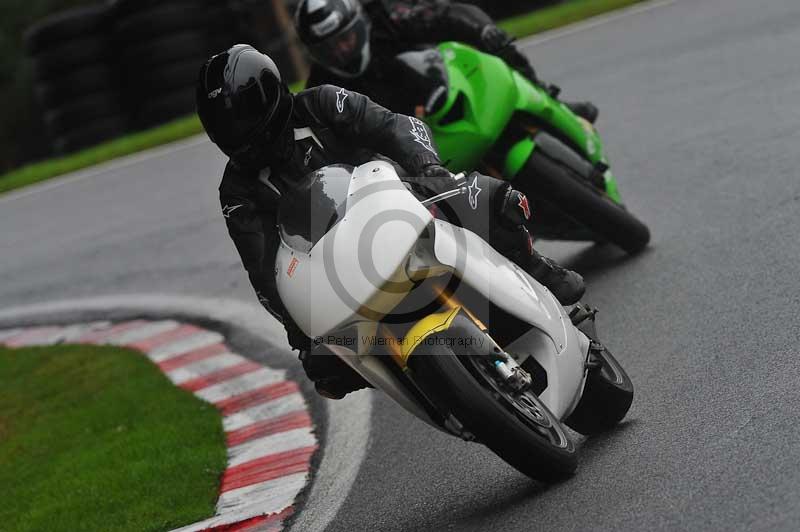 Motorcycle action photographs;Trackday digital images;cadwell;cadwell park photographs;event digital images;eventdigitalimages;motor racing louth lincolnshire;no limits trackdays;peter wileman photography;trackday;trackday photos