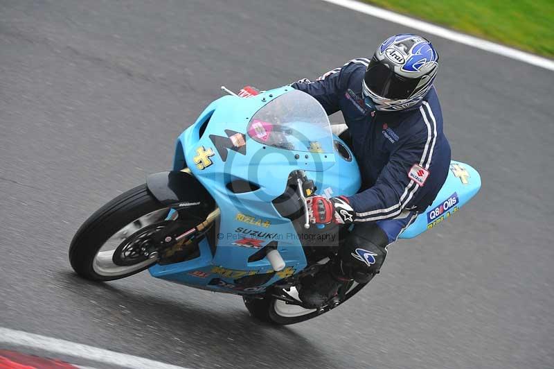 Motorcycle action photographs;Trackday digital images;cadwell;cadwell park photographs;event digital images;eventdigitalimages;motor racing louth lincolnshire;no limits trackdays;peter wileman photography;trackday;trackday photos