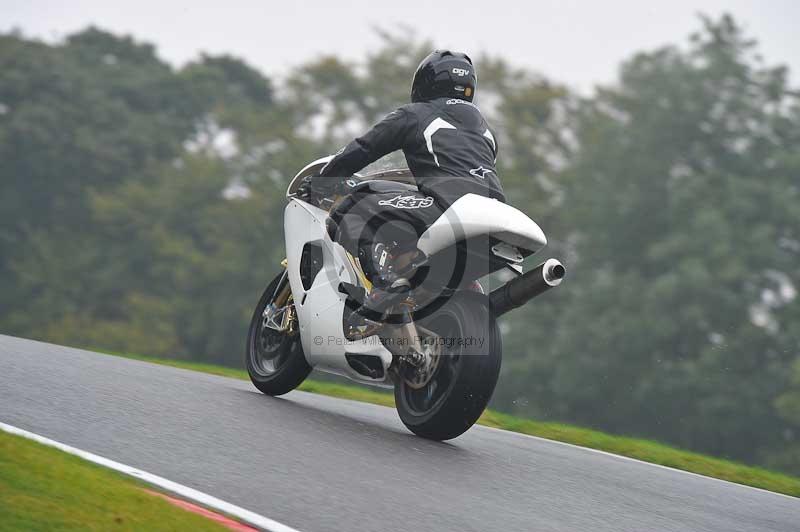 Motorcycle action photographs;Trackday digital images;cadwell;cadwell park photographs;event digital images;eventdigitalimages;motor racing louth lincolnshire;no limits trackdays;peter wileman photography;trackday;trackday photos