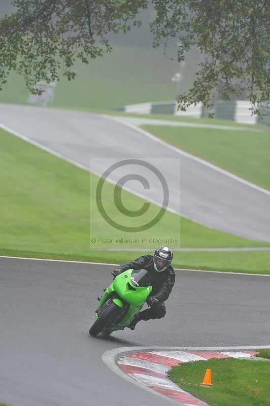 Motorcycle action photographs;Trackday digital images;cadwell;cadwell park photographs;event digital images;eventdigitalimages;motor racing louth lincolnshire;no limits trackdays;peter wileman photography;trackday;trackday photos