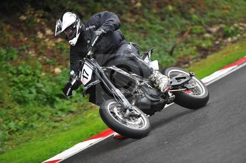 Motorcycle action photographs;Trackday digital images;cadwell;cadwell park photographs;event digital images;eventdigitalimages;motor racing louth lincolnshire;no limits trackdays;peter wileman photography;trackday;trackday photos