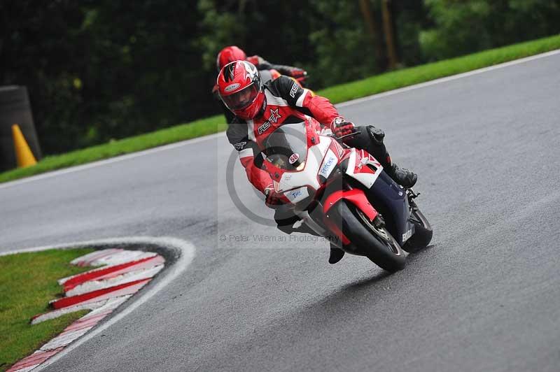 Motorcycle action photographs;Trackday digital images;cadwell;cadwell park photographs;event digital images;eventdigitalimages;motor racing louth lincolnshire;no limits trackdays;peter wileman photography;trackday;trackday photos