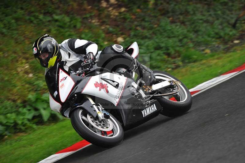 Motorcycle action photographs;Trackday digital images;cadwell;cadwell park photographs;event digital images;eventdigitalimages;motor racing louth lincolnshire;no limits trackdays;peter wileman photography;trackday;trackday photos