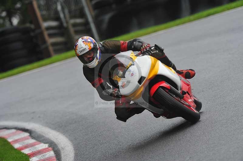 Motorcycle action photographs;Trackday digital images;cadwell;cadwell park photographs;event digital images;eventdigitalimages;motor racing louth lincolnshire;no limits trackdays;peter wileman photography;trackday;trackday photos