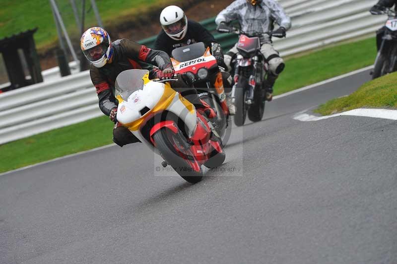 Motorcycle action photographs;Trackday digital images;cadwell;cadwell park photographs;event digital images;eventdigitalimages;motor racing louth lincolnshire;no limits trackdays;peter wileman photography;trackday;trackday photos