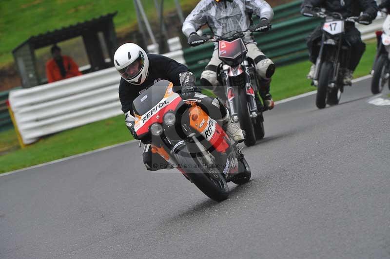 Motorcycle action photographs;Trackday digital images;cadwell;cadwell park photographs;event digital images;eventdigitalimages;motor racing louth lincolnshire;no limits trackdays;peter wileman photography;trackday;trackday photos