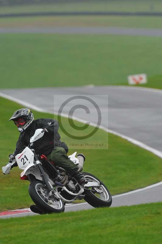 Motorcycle action photographs;Trackday digital images;cadwell;cadwell park photographs;event digital images;eventdigitalimages;motor racing louth lincolnshire;no limits trackdays;peter wileman photography;trackday;trackday photos