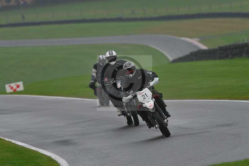 Motorcycle action photographs;Trackday digital images;cadwell;cadwell park photographs;event digital images;eventdigitalimages;motor racing louth lincolnshire;no limits trackdays;peter wileman photography;trackday;trackday photos