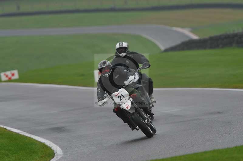 Motorcycle action photographs;Trackday digital images;cadwell;cadwell park photographs;event digital images;eventdigitalimages;motor racing louth lincolnshire;no limits trackdays;peter wileman photography;trackday;trackday photos
