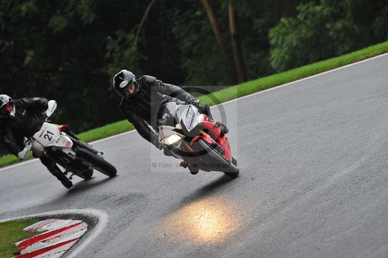 Motorcycle action photographs;Trackday digital images;cadwell;cadwell park photographs;event digital images;eventdigitalimages;motor racing louth lincolnshire;no limits trackdays;peter wileman photography;trackday;trackday photos