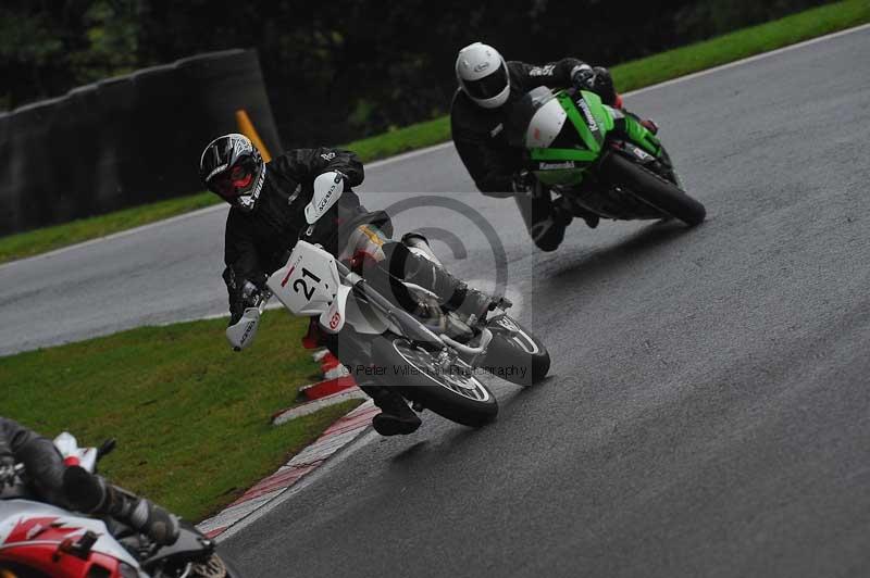 Motorcycle action photographs;Trackday digital images;cadwell;cadwell park photographs;event digital images;eventdigitalimages;motor racing louth lincolnshire;no limits trackdays;peter wileman photography;trackday;trackday photos
