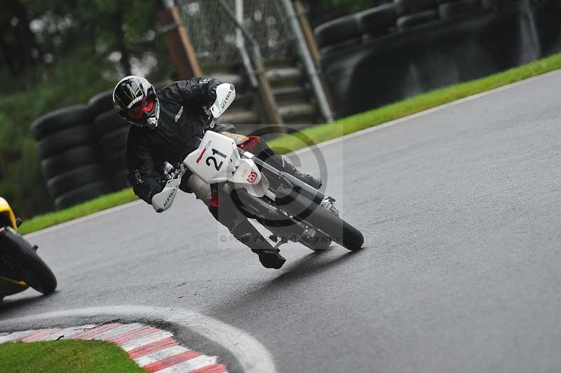 Motorcycle action photographs;Trackday digital images;cadwell;cadwell park photographs;event digital images;eventdigitalimages;motor racing louth lincolnshire;no limits trackdays;peter wileman photography;trackday;trackday photos