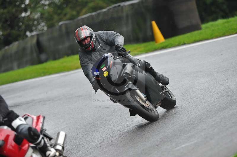 Motorcycle action photographs;Trackday digital images;cadwell;cadwell park photographs;event digital images;eventdigitalimages;motor racing louth lincolnshire;no limits trackdays;peter wileman photography;trackday;trackday photos
