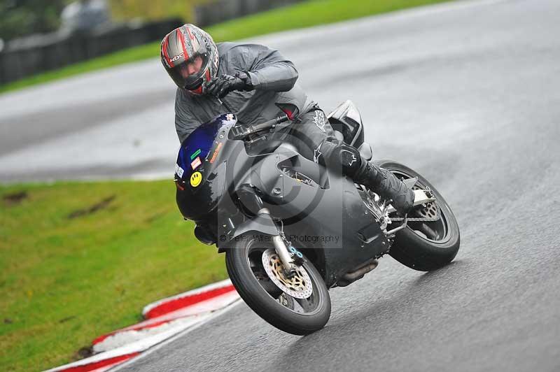 Motorcycle action photographs;Trackday digital images;cadwell;cadwell park photographs;event digital images;eventdigitalimages;motor racing louth lincolnshire;no limits trackdays;peter wileman photography;trackday;trackday photos