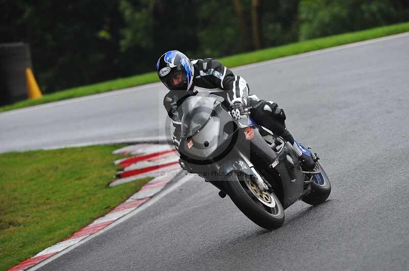 Motorcycle action photographs;Trackday digital images;cadwell;cadwell park photographs;event digital images;eventdigitalimages;motor racing louth lincolnshire;no limits trackdays;peter wileman photography;trackday;trackday photos