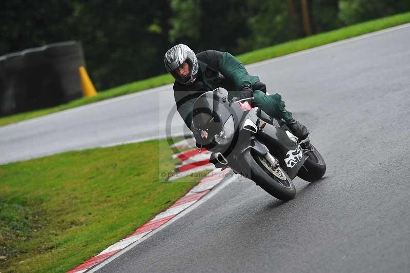 Motorcycle action photographs;Trackday digital images;cadwell;cadwell park photographs;event digital images;eventdigitalimages;motor racing louth lincolnshire;no limits trackdays;peter wileman photography;trackday;trackday photos