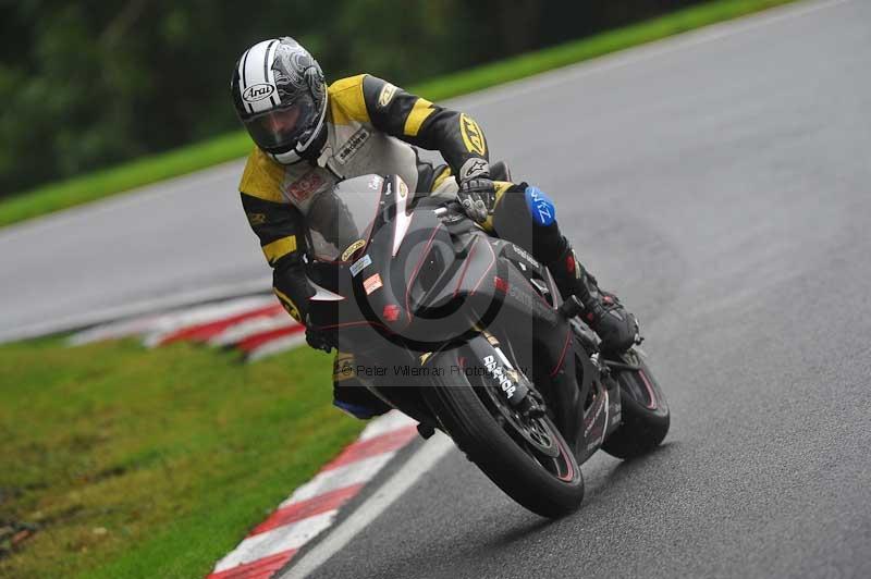 Motorcycle action photographs;Trackday digital images;cadwell;cadwell park photographs;event digital images;eventdigitalimages;motor racing louth lincolnshire;no limits trackdays;peter wileman photography;trackday;trackday photos