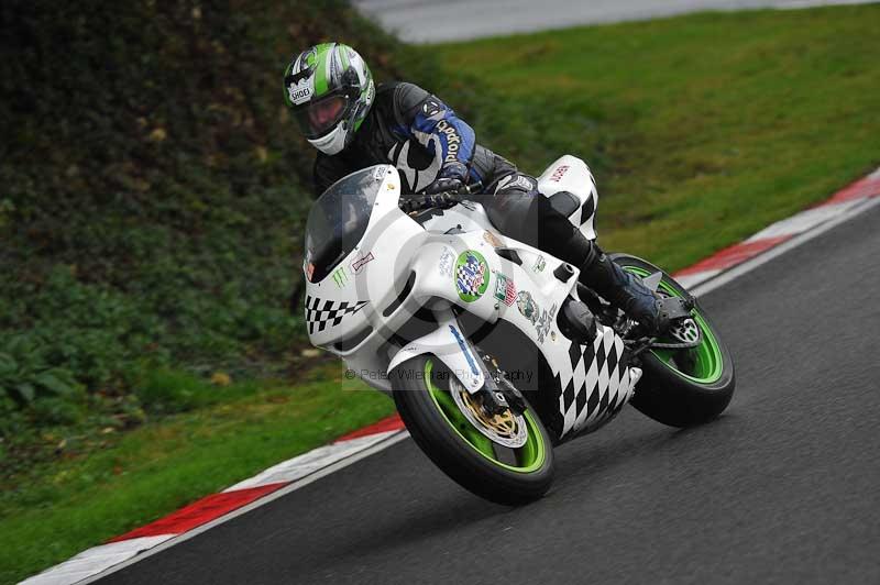 Motorcycle action photographs;Trackday digital images;cadwell;cadwell park photographs;event digital images;eventdigitalimages;motor racing louth lincolnshire;no limits trackdays;peter wileman photography;trackday;trackday photos