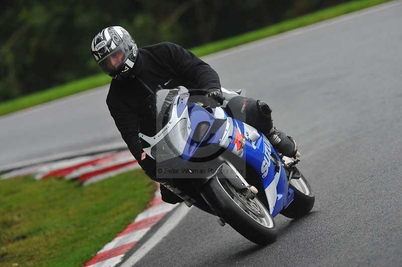 Motorcycle action photographs;Trackday digital images;cadwell;cadwell park photographs;event digital images;eventdigitalimages;motor racing louth lincolnshire;no limits trackdays;peter wileman photography;trackday;trackday photos