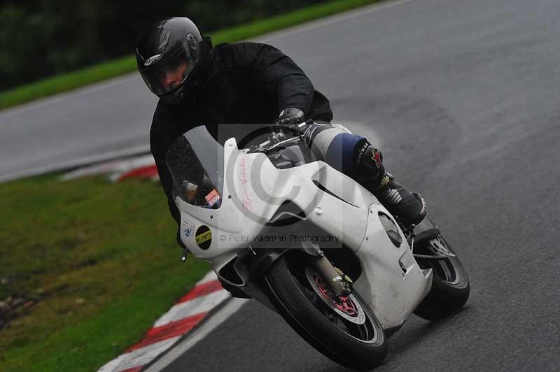 Motorcycle action photographs;Trackday digital images;cadwell;cadwell park photographs;event digital images;eventdigitalimages;motor racing louth lincolnshire;no limits trackdays;peter wileman photography;trackday;trackday photos