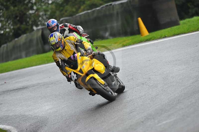 Motorcycle action photographs;Trackday digital images;cadwell;cadwell park photographs;event digital images;eventdigitalimages;motor racing louth lincolnshire;no limits trackdays;peter wileman photography;trackday;trackday photos