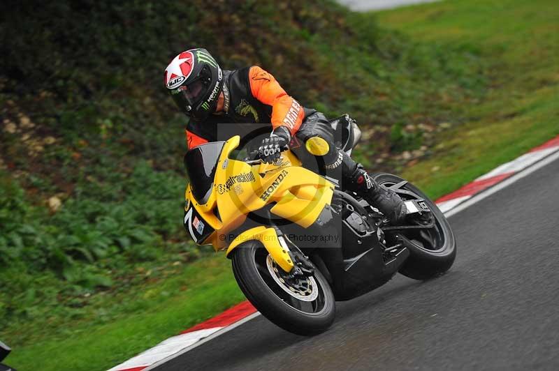Motorcycle action photographs;Trackday digital images;cadwell;cadwell park photographs;event digital images;eventdigitalimages;motor racing louth lincolnshire;no limits trackdays;peter wileman photography;trackday;trackday photos