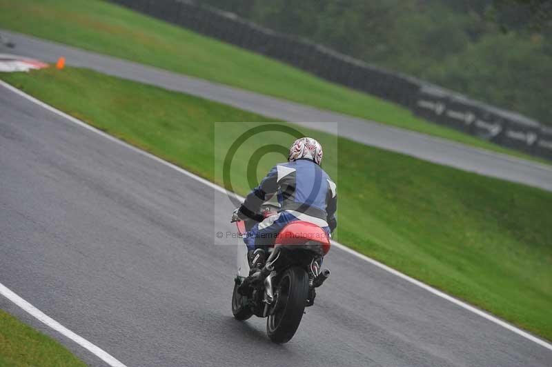 Motorcycle action photographs;Trackday digital images;cadwell;cadwell park photographs;event digital images;eventdigitalimages;motor racing louth lincolnshire;no limits trackdays;peter wileman photography;trackday;trackday photos