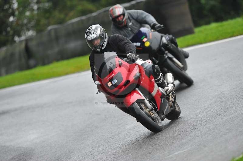 Motorcycle action photographs;Trackday digital images;cadwell;cadwell park photographs;event digital images;eventdigitalimages;motor racing louth lincolnshire;no limits trackdays;peter wileman photography;trackday;trackday photos