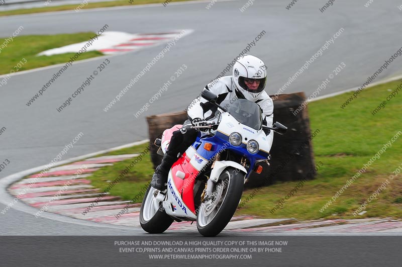 enduro digital images;event digital images;eventdigitalimages;no limits trackdays;oulton no limits trackday;oulton park cheshire;oulton trackday photographs;peter wileman photography;racing digital images;trackday digital images;trackday photos