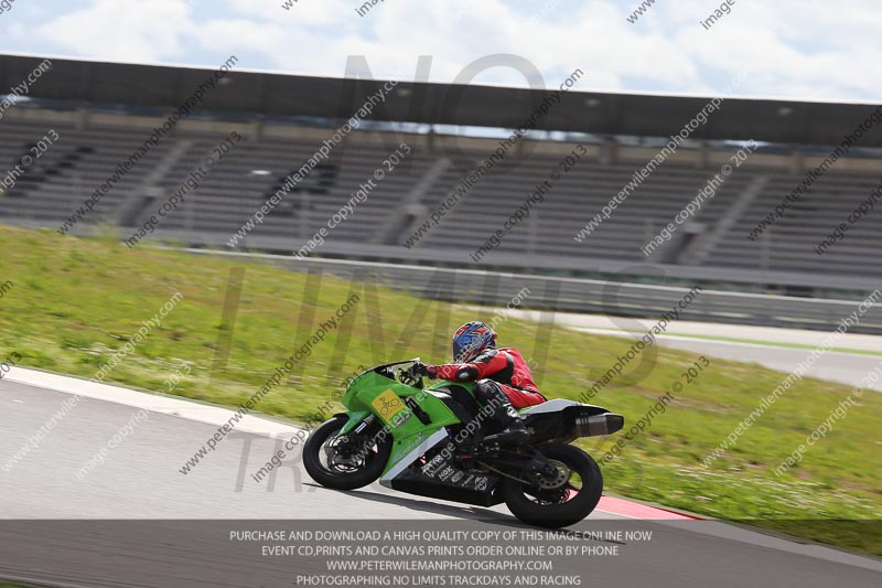 march 2010;motorbikes;no limits;peter wileman photography;portimao;portugal;trackday;trackday digital images