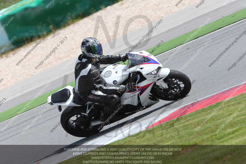 march 2010;motorbikes;no limits;peter wileman photography;portimao;portugal;trackday;trackday digital images