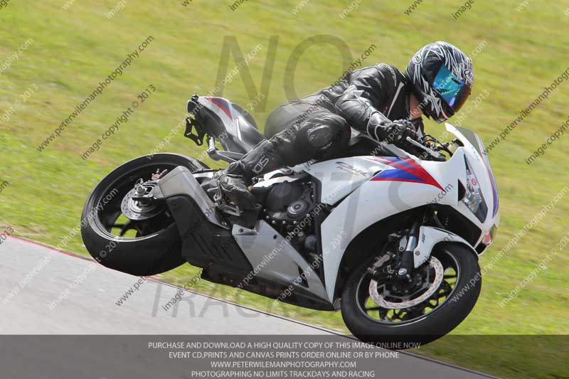 march 2010;motorbikes;no limits;peter wileman photography;portimao;portugal;trackday;trackday digital images