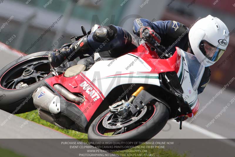march 2010;motorbikes;no limits;peter wileman photography;portimao;portugal;trackday;trackday digital images