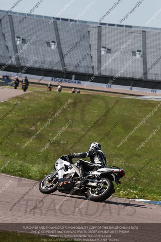 Rockingham no limits trackday;enduro digital images;event digital images;eventdigitalimages;no limits trackdays;peter wileman photography;racing digital images;rockingham raceway northamptonshire;rockingham trackday photographs;trackday digital images;trackday photos