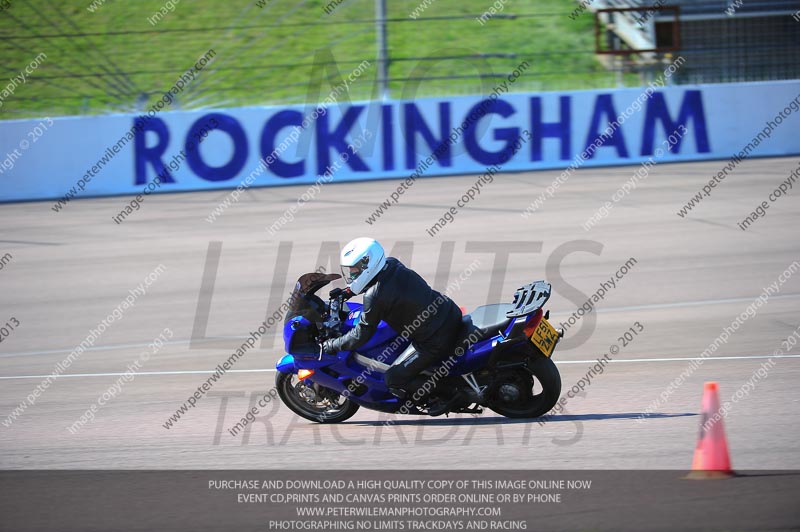 Rockingham no limits trackday;enduro digital images;event digital images;eventdigitalimages;no limits trackdays;peter wileman photography;racing digital images;rockingham raceway northamptonshire;rockingham trackday photographs;trackday digital images;trackday photos